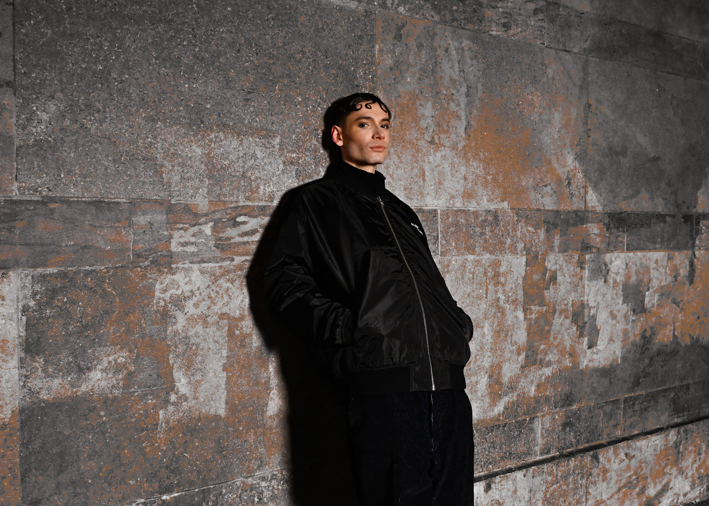 DEANZANE Noir Bomberjacke – Limitierte Edition - 100% recycelte Materialien