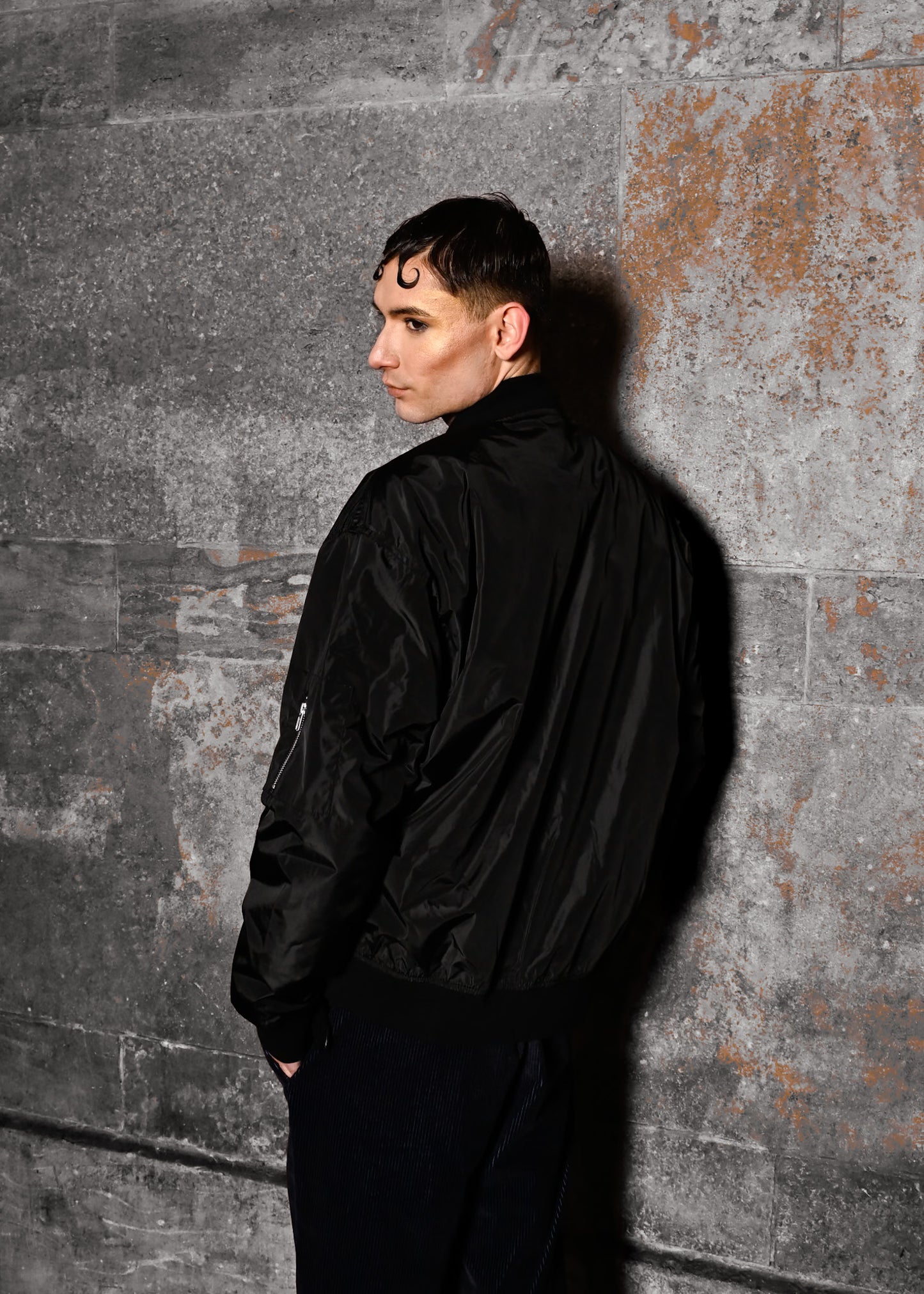 DEANZANE Noir Bomberjacke – Limitierte Edition - 100% recycelte Materialien