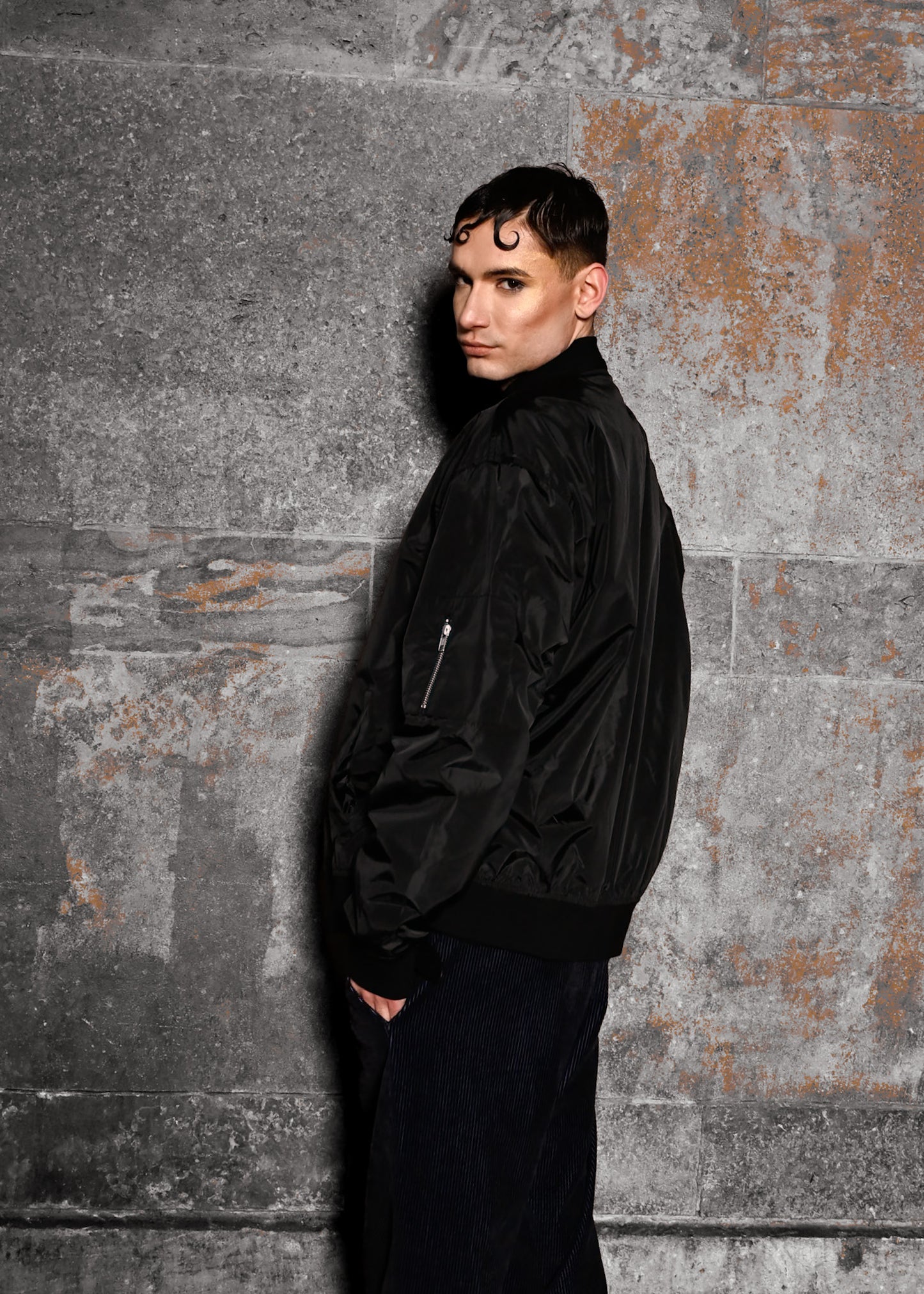 DEANZANE Noir Bomberjacke – Limitierte Edition - 100% recycelte Materialien